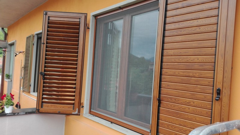 Bacci infissi corsagna lucca finestre alluminio e pvc in garfagnana Persiane in alluminio effetto legno